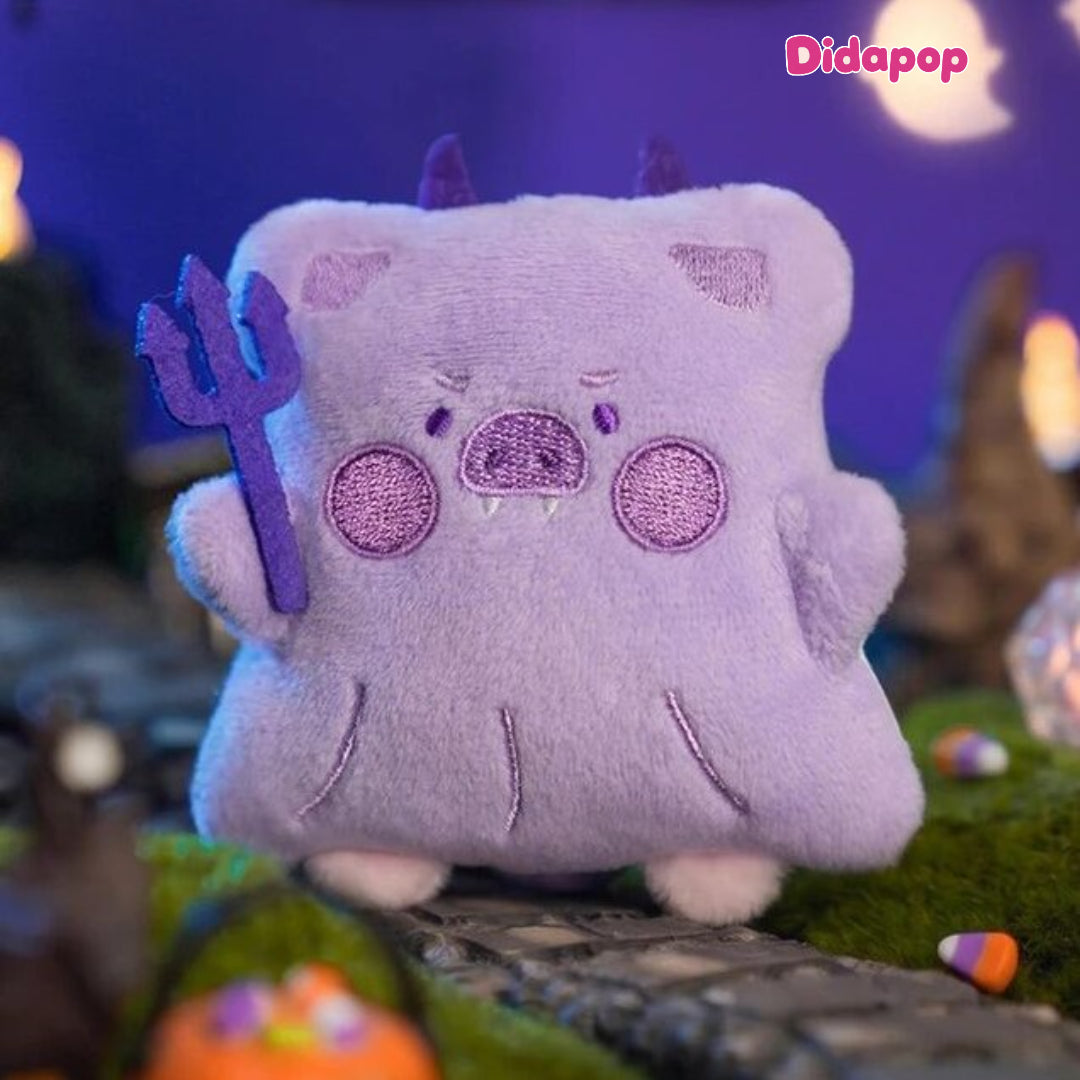 LULU THE PIGGY Horror Story Moody Boo Series keychain charm – view 2