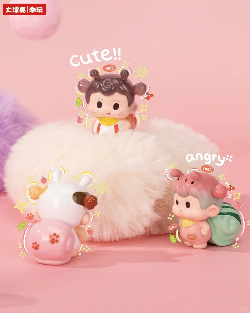 SODA Grumpy Snail Snailie Blind Box