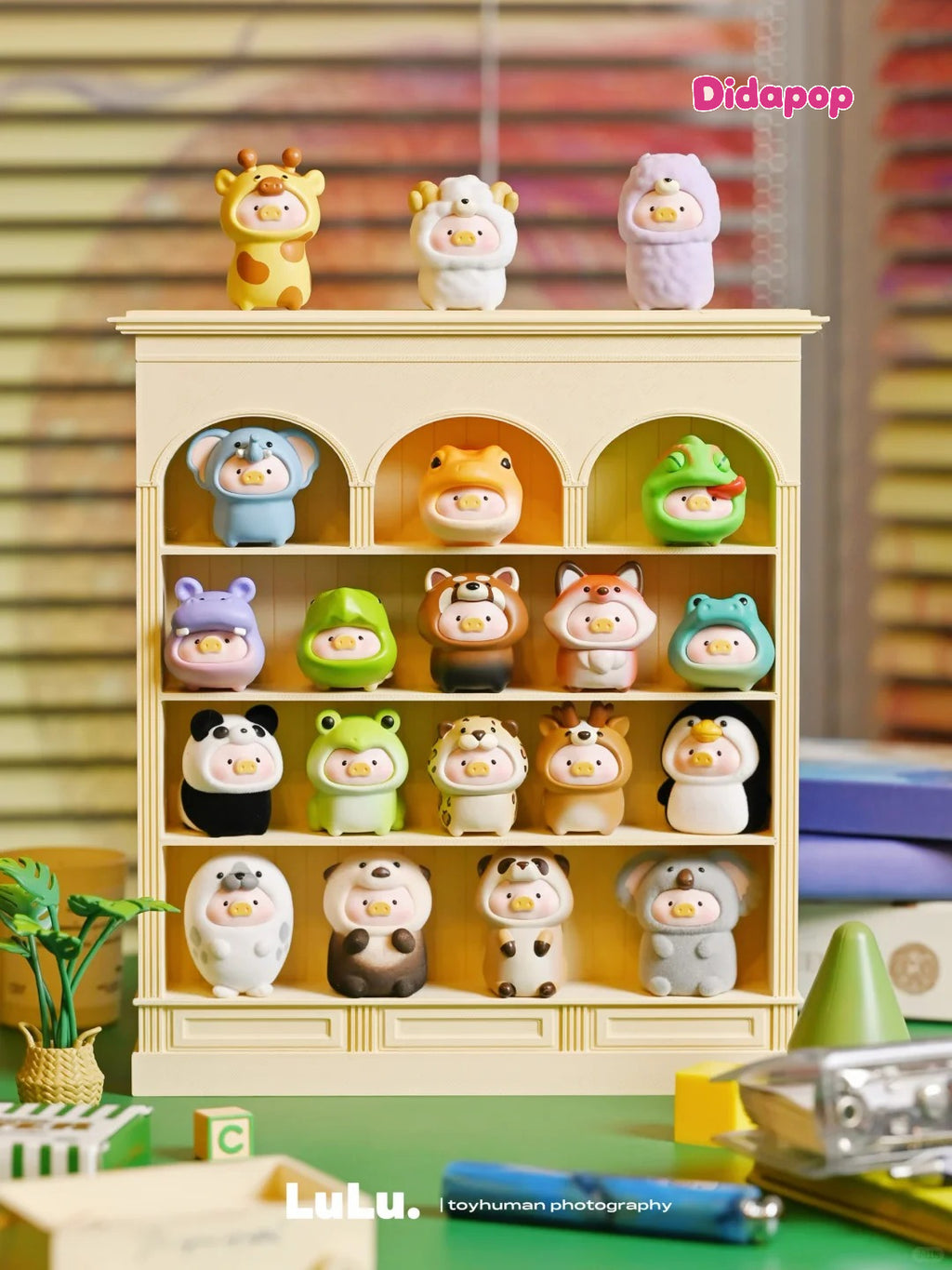 LULU THE PIGGY Mini Animal Party Figure Series Blind Box