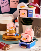 LULU THE PIGGY Office Series figure – view 6