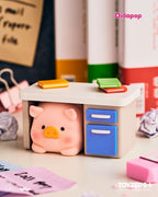 LULU THE PIGGY Office Series figure – view 2