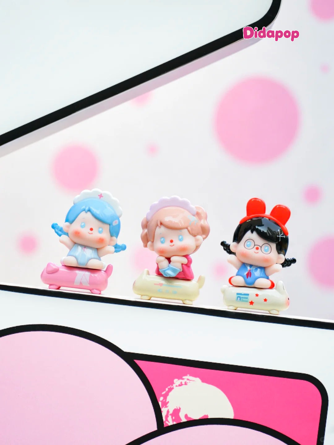 MHAIA Sitting In A Row Series Mini Blind Box Collectible Figure