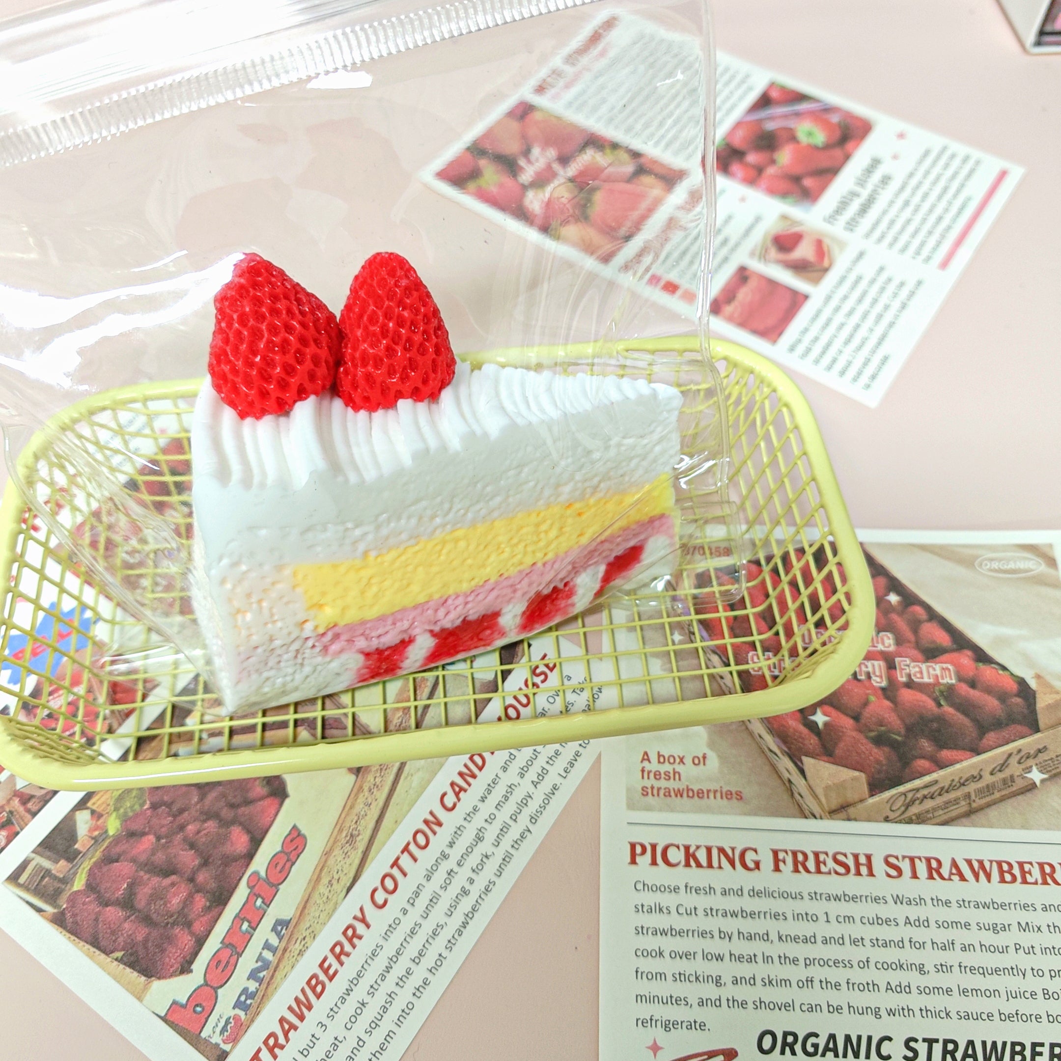 Tabasquishy Strawberry Cream Cheese Cake Squishy - Handmade by DIDAPOP